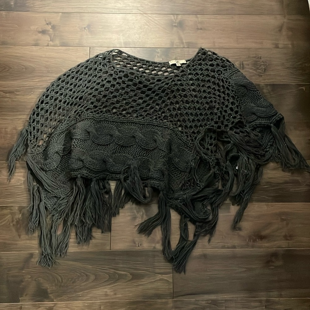 Grey shall fringe